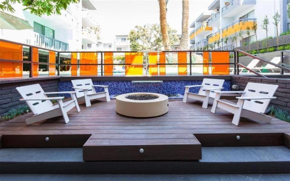 Charming Hollywood Condo With Pool & Balcony ลอสแอนเจลิส ภายนอก รูปภาพ